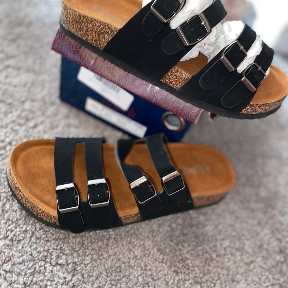Women’s sandals